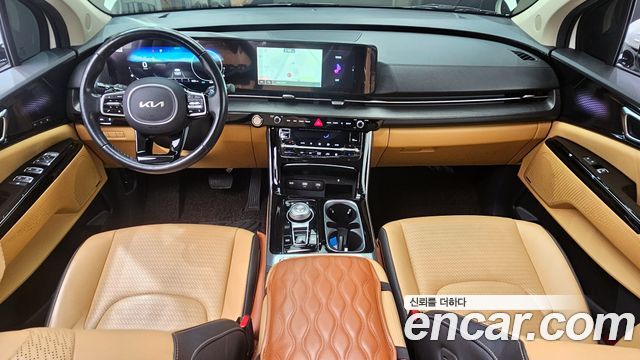Kia Carnival — interior