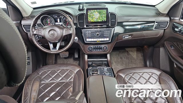 Mercedes-Benz GLS-Class — interior