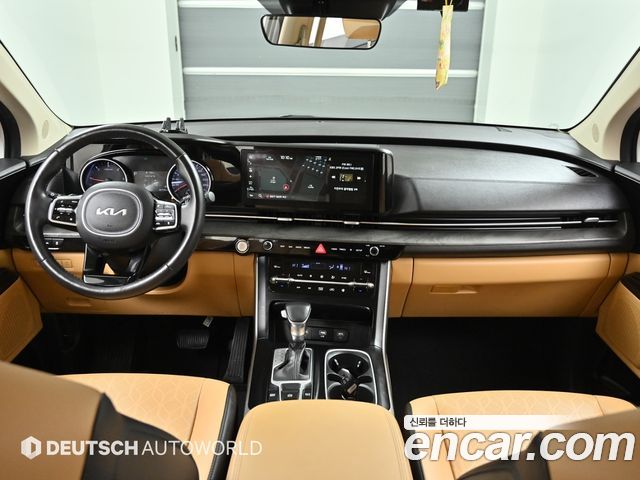 Kia Carnival — interior