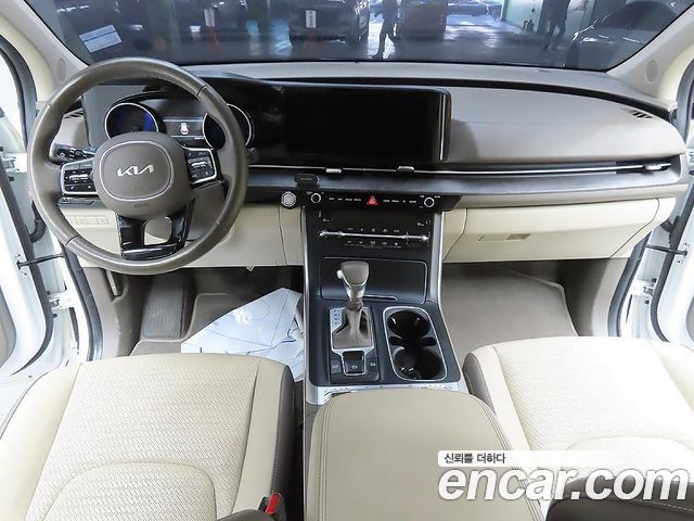 Kia Carnival — interior