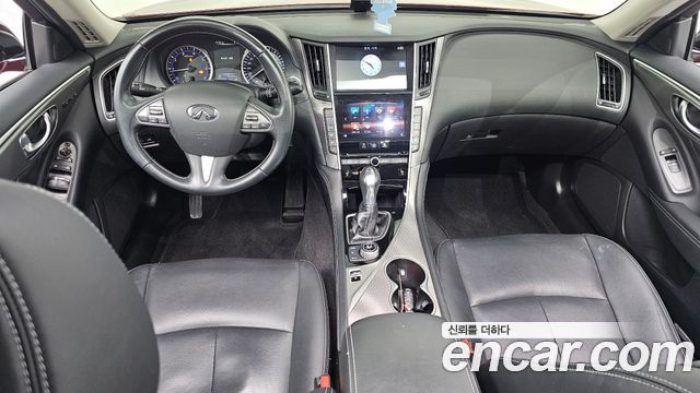 Infiniti Q50 — interior