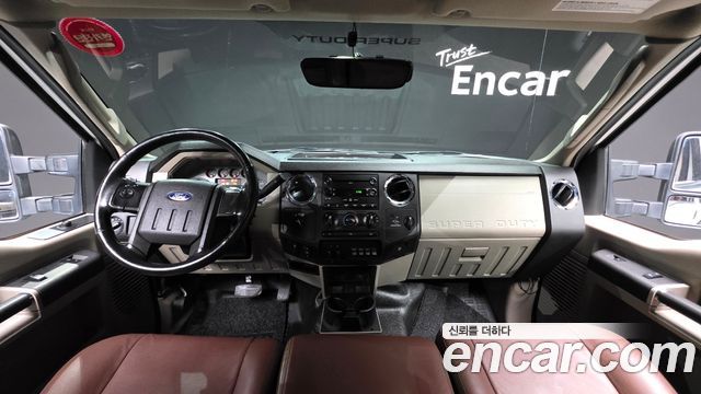 Ford F-250 — interior