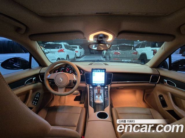 Porsche Panamera — interior