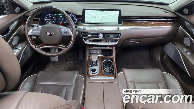 Kia K9 — interior