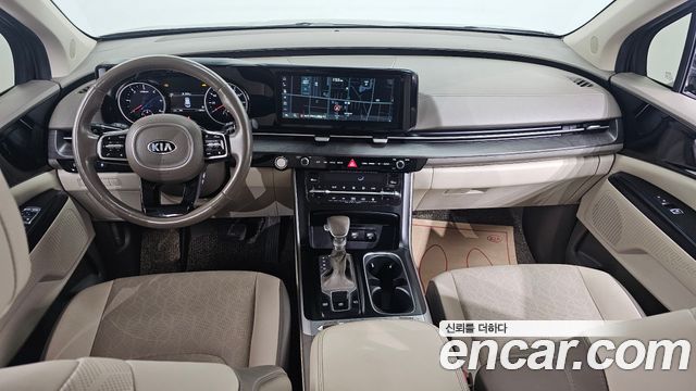 Kia Carnival — interior