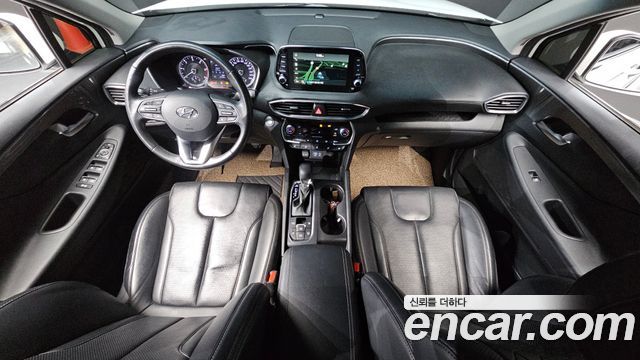 Hyundai Santa Fe — interior