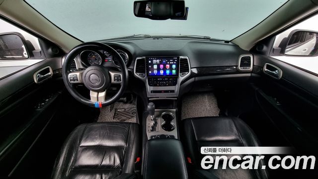 Jeep Cherokee — interior