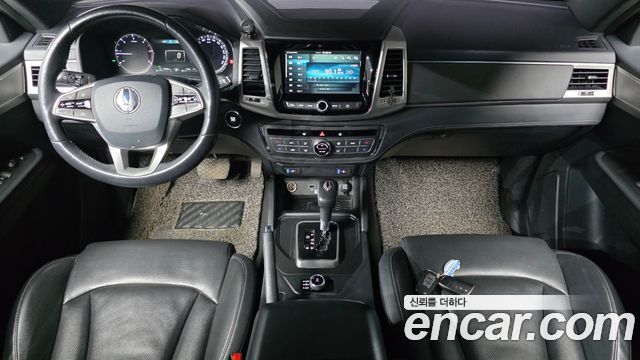 KG Mobility Rexton — interior