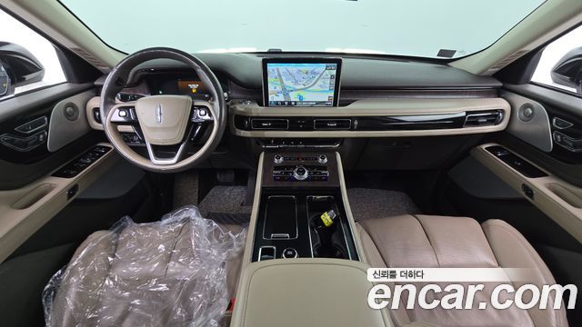 Lincoln Aviator — interior