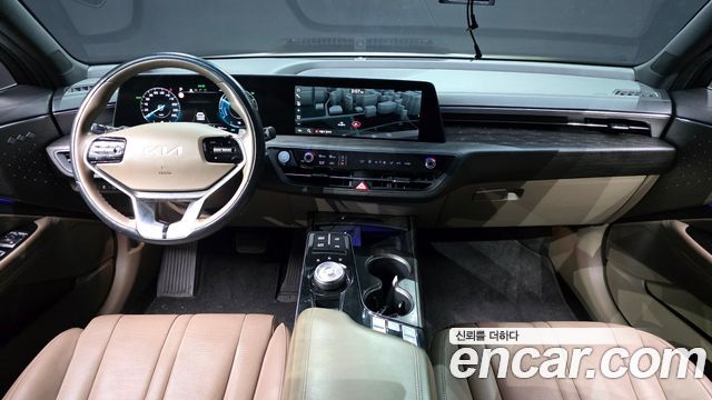 Kia K8 — interior
