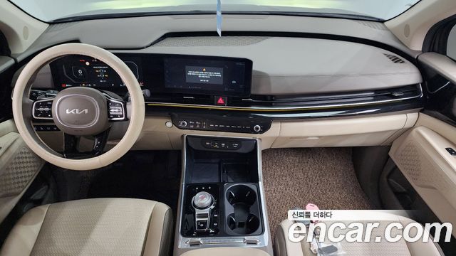Kia Carnival — interior