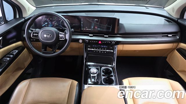 Kia Carnival — interior