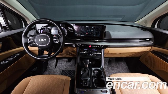 Kia Carnival — interior