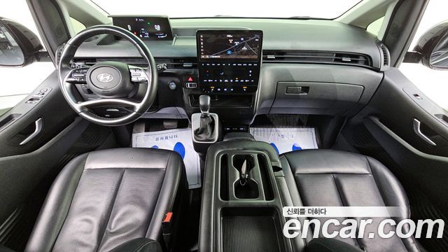 Hyundai Staria — interior