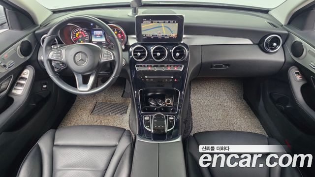 Mercedes-Benz C-Class — interior
