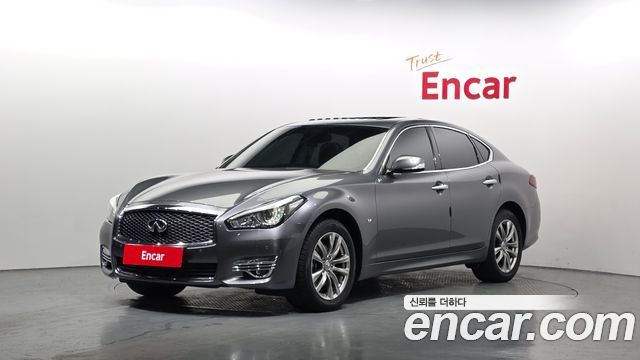 Infiniti Q70 — exterior