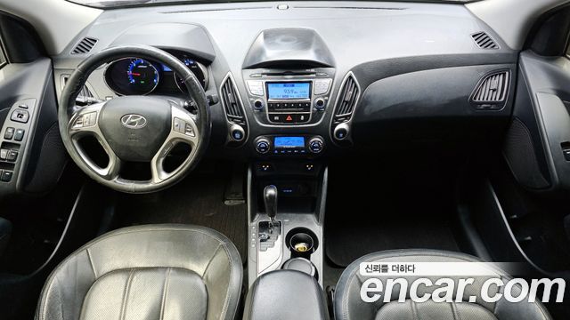 Hyundai Tucson — interior