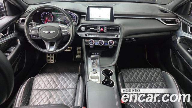 Genesis G70 — interior