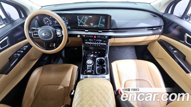 Kia Carnival — interior