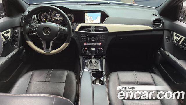 Mercedes-Benz C-Class — interior