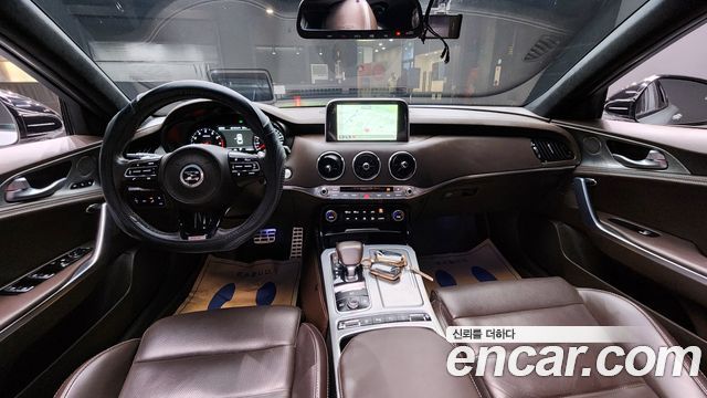 Kia Stinger — interior