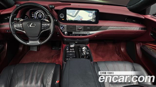 Lexus LS — interior