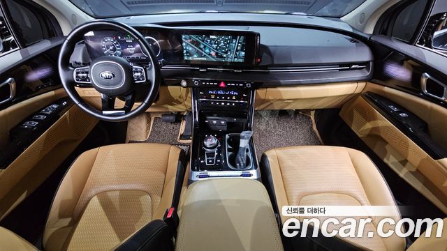 Kia Carnival — interior