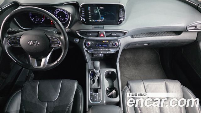 Hyundai Santa Fe — interior