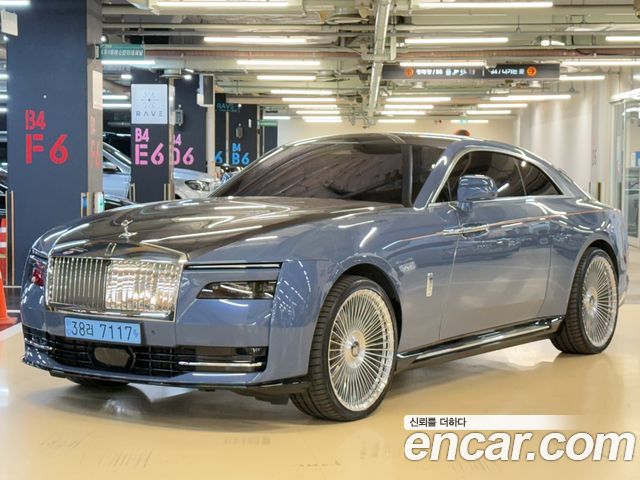 Rolls-Royce Spectre — exterior