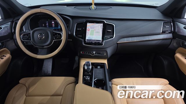 Volvo XC90 — interior