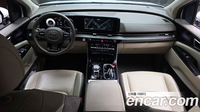 Kia Carnival — interior