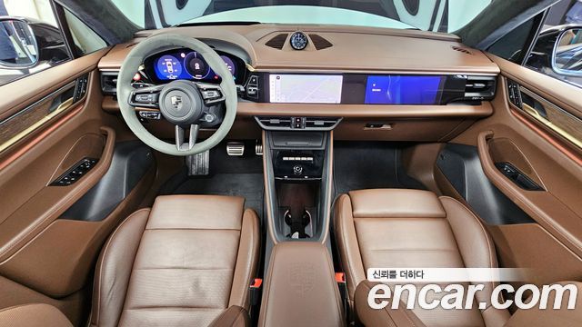 Porsche Macan — interior