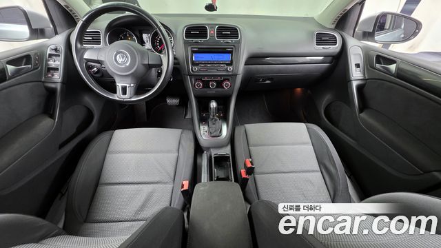 Volkswagen Golf — interior