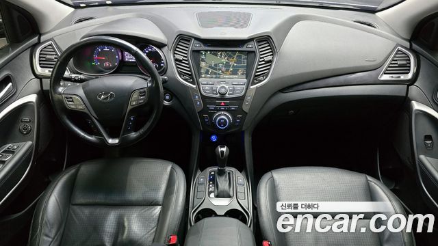 Hyundai Santa Fe — interior