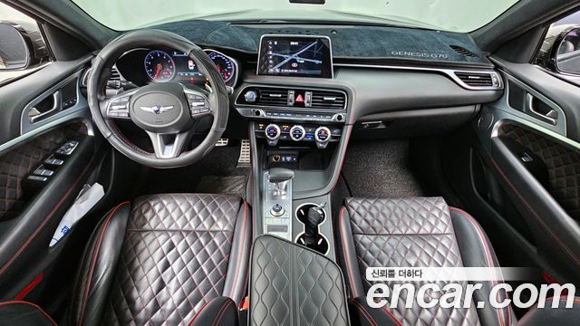 Genesis G70 — interior