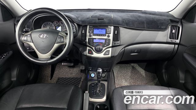 Hyundai i30 — interior
