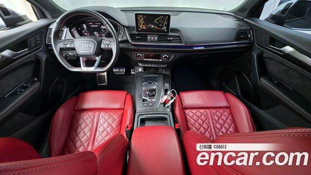 Audi SQ5 — interior