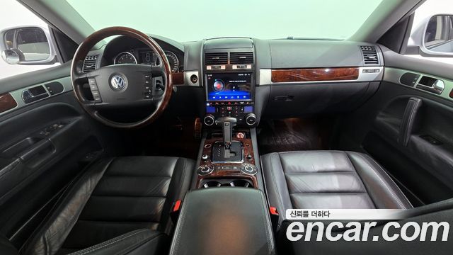 Volkswagen Touareg — interior