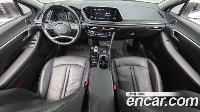 Hyundai Sonata — interior