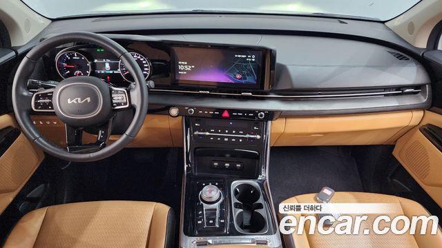 Kia Carnival — interior