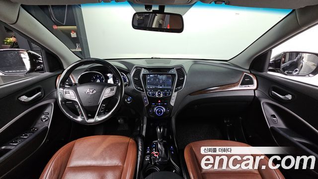 Hyundai Santa Fe — interior
