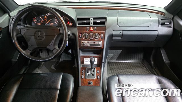 Mercedes-Benz C-Class — interior