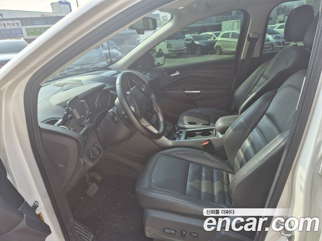 Ford Kuga — interior