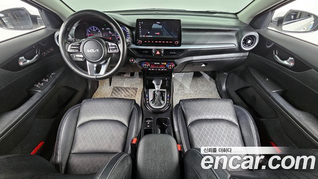 Kia K3 — interior