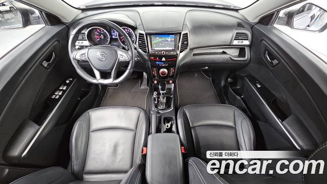 KG Mobility Tivoli — interior