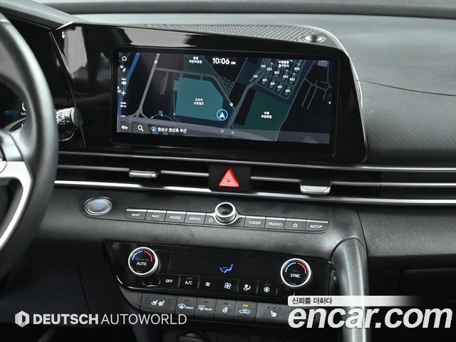 Hyundai Avante — interior