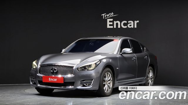 Infiniti Q70 — exterior