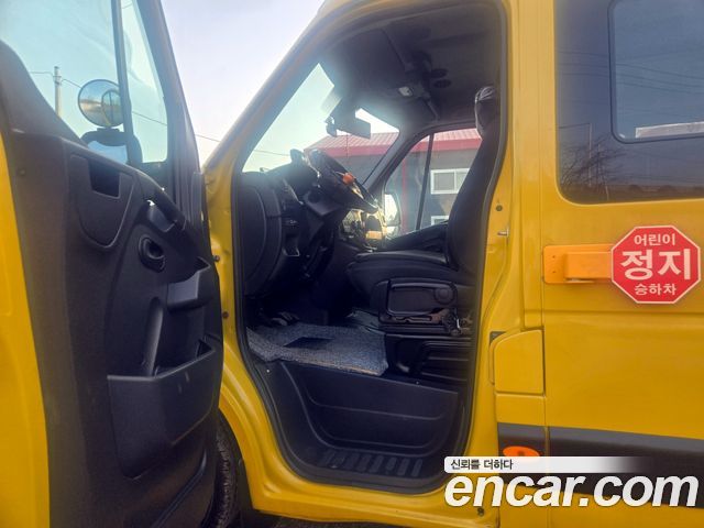 Renault Korea Master — interior