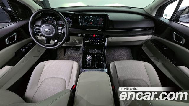 Kia Carnival — interior