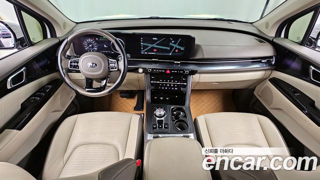 Kia Carnival — interior
